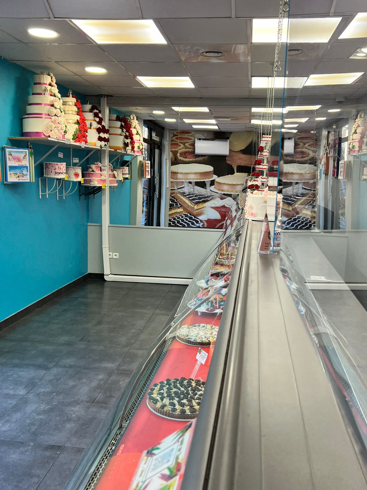 Intérieur pâtisserie Colombes